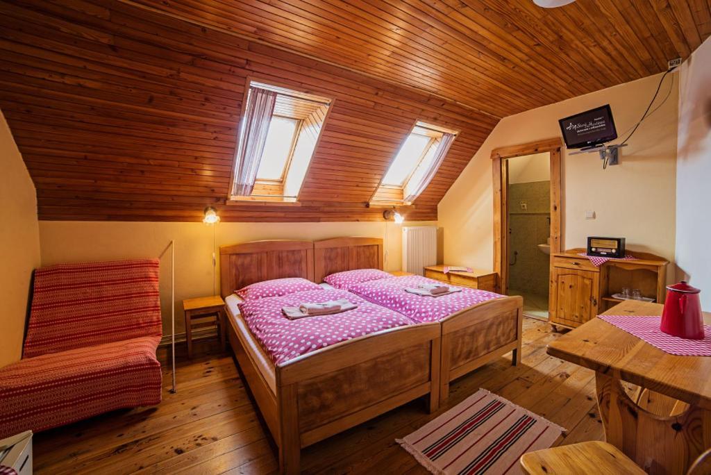 Banská Štiavnica Penzion Stary Hostinec מראה חיצוני תמונה