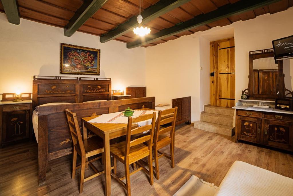Banská Štiavnica Penzion Stary Hostinec מראה חיצוני תמונה