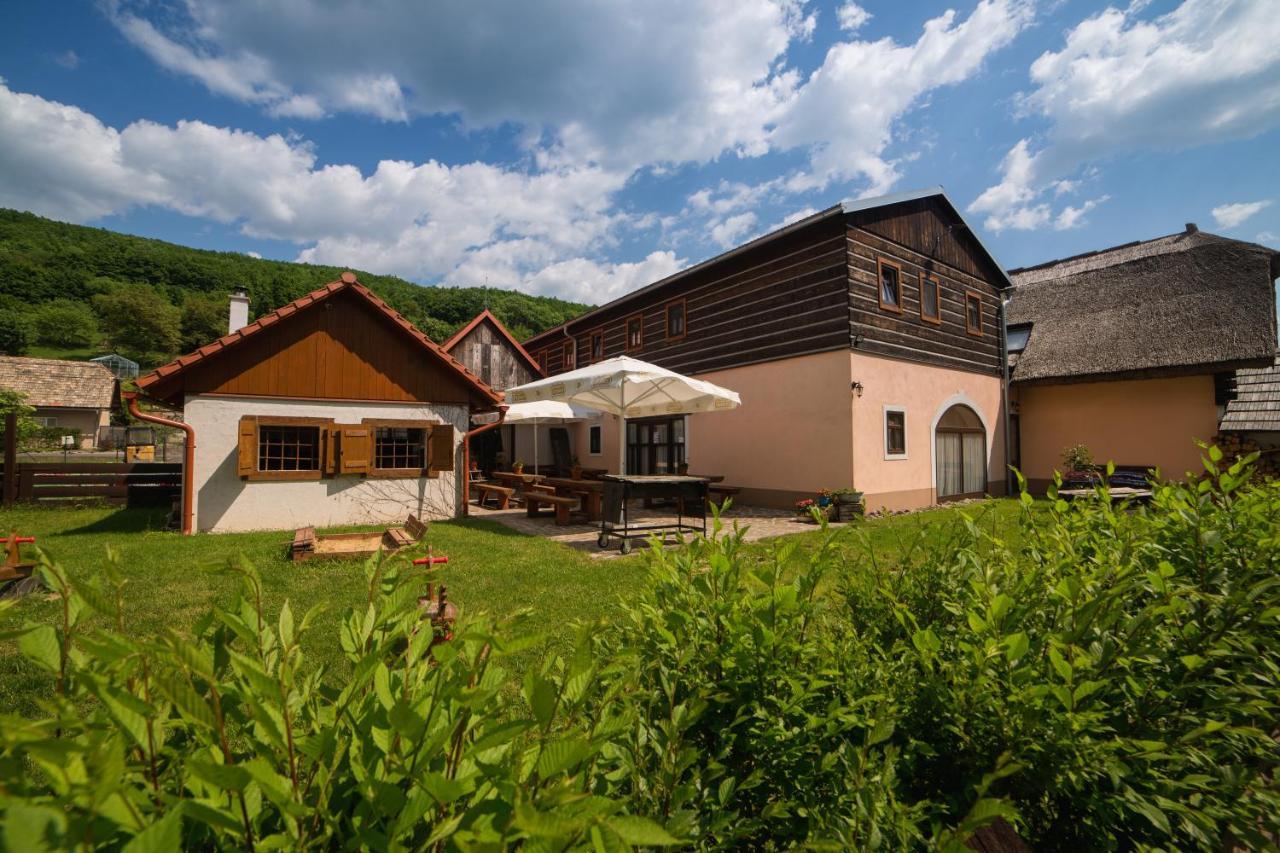 Banská Štiavnica Penzion Stary Hostinec מראה חיצוני תמונה