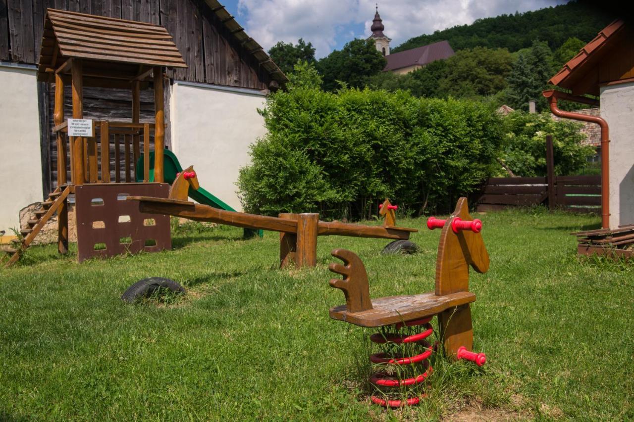 Banská Štiavnica Penzion Stary Hostinec מראה חיצוני תמונה