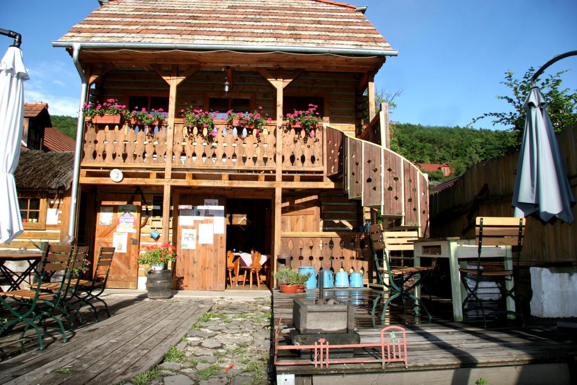 Banská Štiavnica Penzion Stary Hostinec מראה חיצוני תמונה