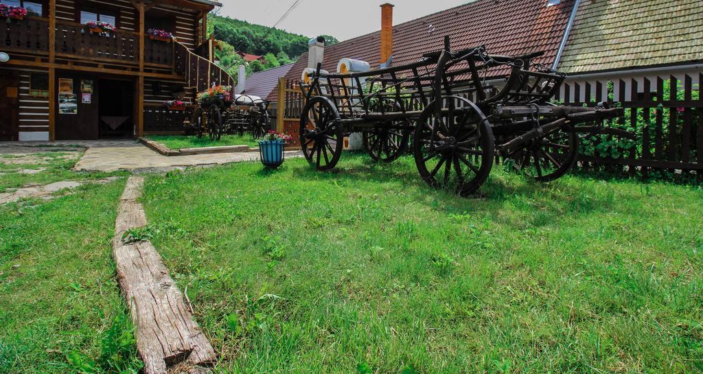 Banská Štiavnica Penzion Stary Hostinec מראה חיצוני תמונה
