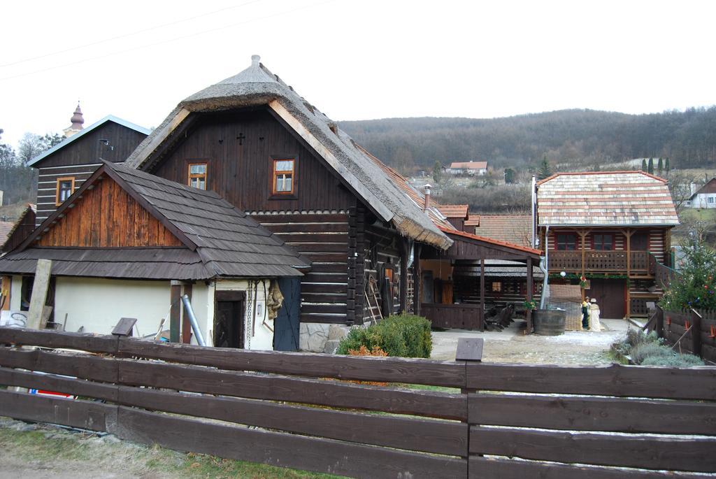 Banská Štiavnica Penzion Stary Hostinec מראה חיצוני תמונה